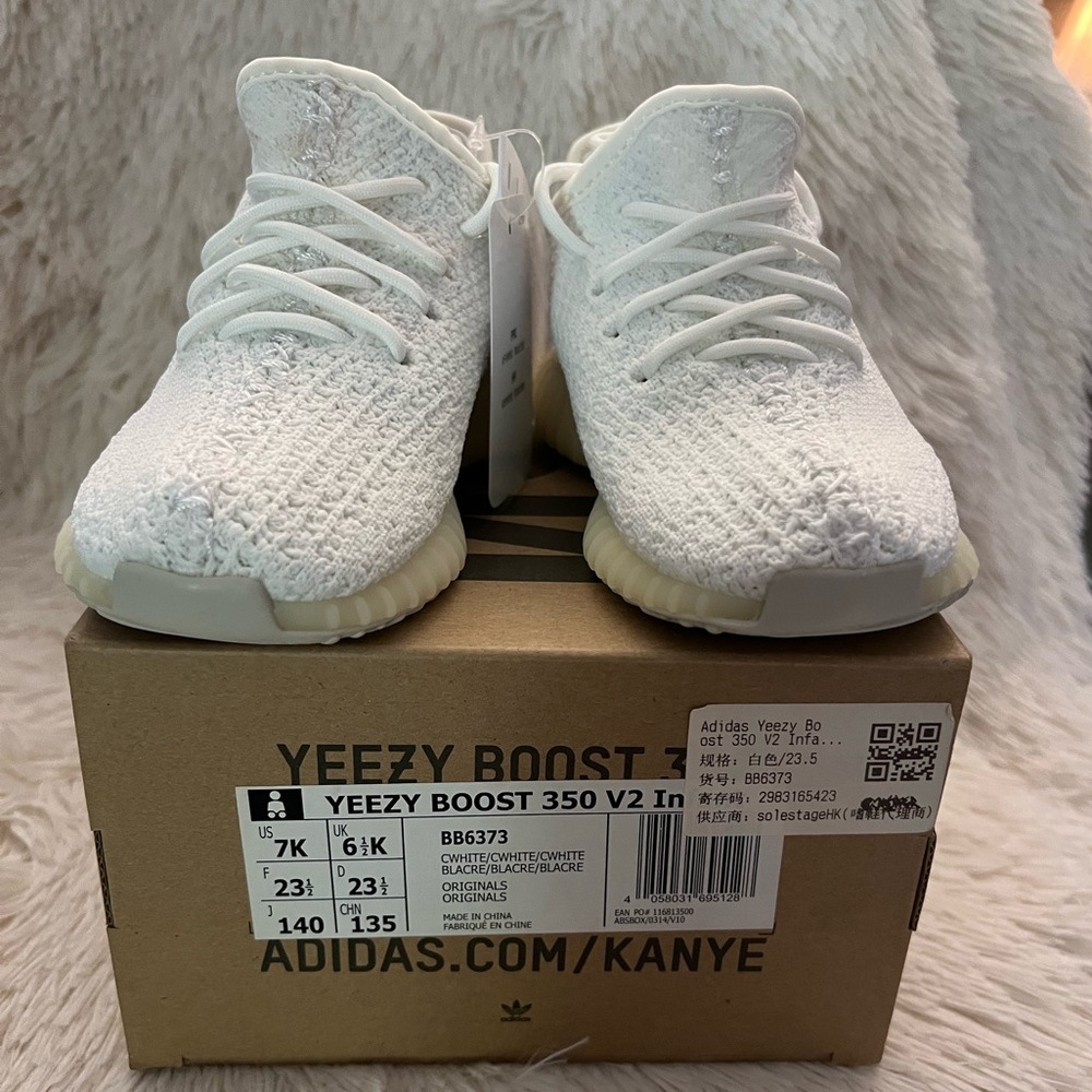 Brand New Yeezy Boost 350 V2 Infant size 7K White/Cream